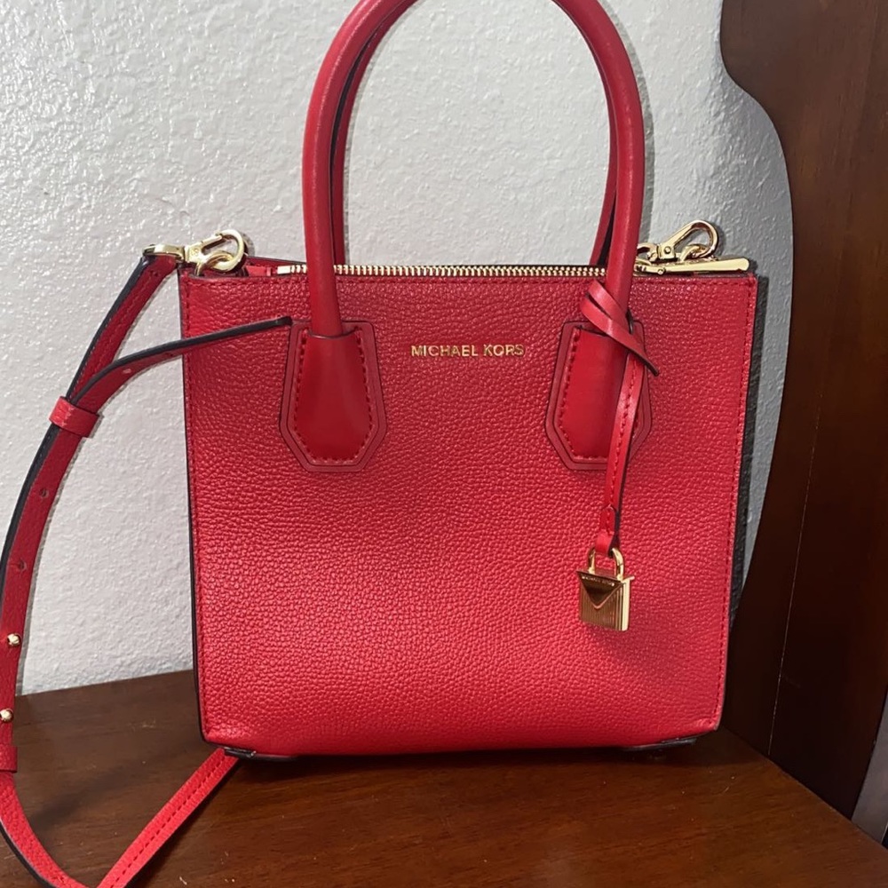 Michel kors Bedford legacy collection. Bright red large flap crossbody leather